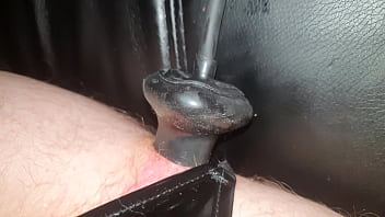 Preview 2 of Mauritian Pirn - Pushing fully inflated buttplug out my ass