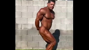 Preview 3 of Czehch Couples - Bodybuider pelado
