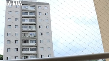 Preview 3 of First Time Indan Prons - DANDO UM TRATO NA PATROA NA VARANDA DO AP. E UMA JORRADA DE PORRA NA BOCETA DELA!!