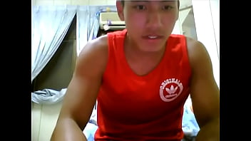Preview 1 of Putosgay Com - Anh vận động vi&ecirc_n m&igrave_nh d&acirc_y chat sex (P1)