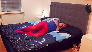 Preview 1 of Teninch Xxx Moves - Bondaged MILF loves pantyhose and pussy fingering!