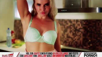 Preview 2 of Norwayn Pron Xxx - Hei&szlig_er Striptease von blondem Susi.Live-Camgirl! Sie zeigt dir alles!