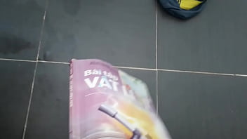 Preview 4 of Free Fukpa - Học sinh tự sướng trong toilet giữa giờ học bằng sgk