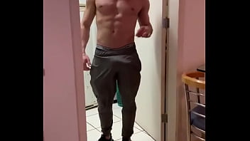 Preview 2 of Brother Sister Ral - Victor Ferraz Exibindo o Pau Meia Bomba