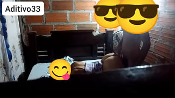 Preview 4 of Xxxxbow - Le como su Hermoso y gran culo blanco a una clienta a cambio de reparar su celular casi nos cachan, pillados en accion