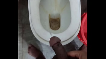 Preview 2 of Xnxx Bad Wap Comfull Hd - Huge cock piss show