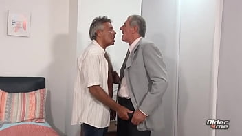 Preview 1 of Xxxwwh De - Sexy old men looking for daddies to fuck