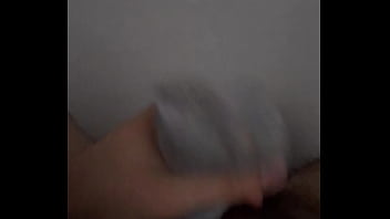 Preview 2 of He Very - Novinho peludo batendo uma com meia