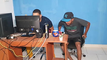Preview 4 of 98 Com - Enteada novinha de 18 anos fode com padrasto e o amigo e quase &eacute_ pega no flagra pelo pai