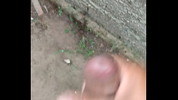 Preview 2 of Barbara Brown Shaking Big Ass - Gozada na obra abandonada