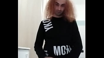 Preview 3 of Video Xxx Fillm - E questo &egrave_ il mio amico Giacinetflix .Non arriva mai .Non vuole che si sborri sul pavimento .