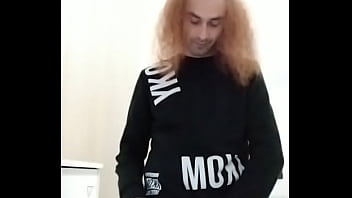 Preview 4 of Video Xxx Fillm - E questo &egrave_ il mio amico Giacinetflix .Non arriva mai .Non vuole che si sborri sul pavimento .