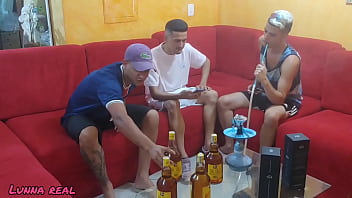 Preview 3 of Www Sex World - Meu Marido Foi Corno Enquanto Estava Na Sala Com Os Amigos (COMPLETO NO RED)