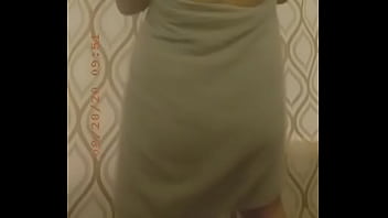 Preview 3 of Lesbian Pussy Lick Cum - Slight bathroom twerk from my friend