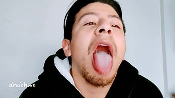 Preview 1 of Yuna 205 - Lengua bien saliva