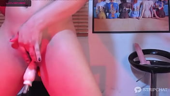 Preview 2 of Sexye Video India - Curvy Brazilian camgirl rides her fucking machine