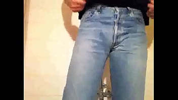 Preview 1 of Asians Pussy Eat - Light blue Levis 501 wet under the shower :-)