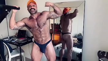 Preview 1 of Scoobydoo Porn - Rogan Richards Malhando de Calcinha