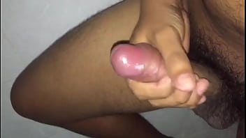 Preview 4 of K Xx Video - ME MASTURBO Y SACO MUCHA LECHE / Young gay latino jerking off giving cum