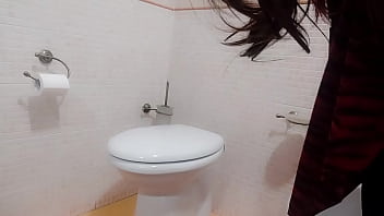 Preview 1 of Sex With You On - I love to relax on the toilet and free myself after a long day of work