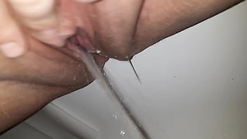 Preview 2 of An Malls Xxx - Tub piss