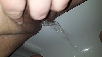 Preview 1 of An Malls Xxx - Tub piss
