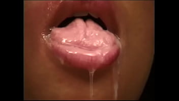 Preview 4 of Sexmoi Net - Ebony babe takes a mouthful of cum