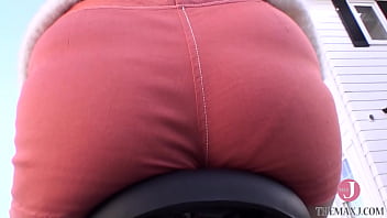 Preview 2 of Real Mother Daughter Nude - 水色の下着がチラリと覗く変態自転車ライド [bunc 001]