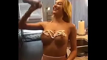 Preview 2 of H0rsa And Girls Xxx - Famosa italiana parte 1