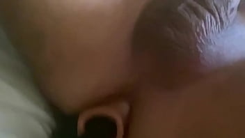 Preview 2 of Wrong Holi - Estuve viendo a mi esposa como la penetra mi amigo y quise sentir qu&eacute_ tal se siente una cerca adentro