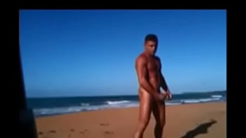 Preview 1 of India Big Boll Pron Family Video - Dois machos tranzando gostoso na praia
