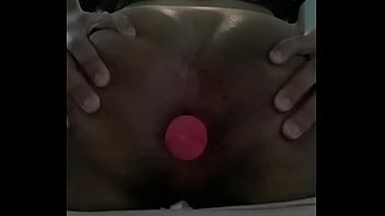 Preview 4 of Nude Slurp - Experimentando o plug novo