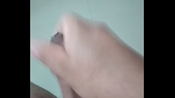 Preview 4 of Huge Tits And Ass Sum - Masturbando no banheiro