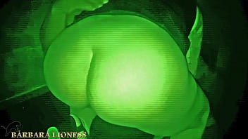 Preview 2 of Wight Full Figure Wife - Corno me filma fazendo gang bang no dark room com uma c&acirc_mera de vis&atilde_o noturna! (Completo no RED) - Prod: Universo Amador