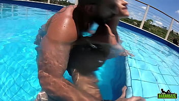 Preview 3 of Police Booty Jerking Nice - Nada como fuder em um fim de semana paradis&iacute_aco - Vinny Burgos - Lady Milf