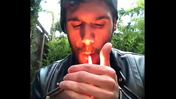 Preview 2 of Legalporno Full - WWW.MAROMBAGAY.NET - Marrento fumando e soltando fuma&ccedil_a