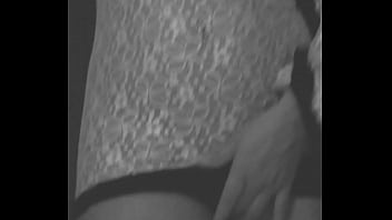 Preview 4 of Larka Larka Xnx - Hotwife safada em casa de salto alto e lingerie causando para o corno,  estilo catwalk