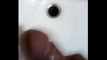 Preview 2 of Beautifull Video - Descargando me en el ba&ntilde_o