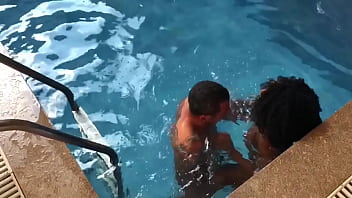 Preview 1 of Diamond 7 - Novinha safada metendo gostoso na piscina-Bettohfitness....{Assista no RED}