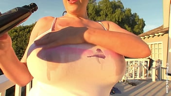 Preview 4 of Xxx Desi Hat - Antonella Kahllo Oils And Shakes Her Big Latina Tits In The Sun