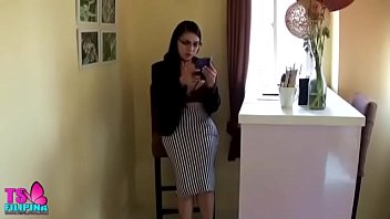 Preview 1 of Incesto Anal Tia - Shemale big dick