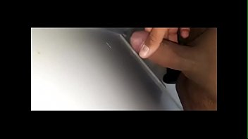 Preview 3 of Casada Geme Bate Siririca - morenito caliente en el ba&ntilde_o pajiandose rico