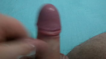 Preview 3 of Englissexvidio - Esfregando a cabe&ccedil_a e gozando gostoso para voces verem