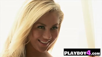 Preview 3 of Kiss Lezbi - Sexy blonde babe Brittany Leigh dancing totally naked in front of the camera