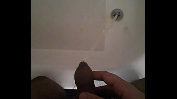 Preview 3 of Move Xxix - Solo teen pisses in shower