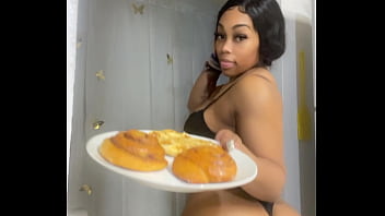 Preview 3 of Tera Patrick You Porn - Cooking with Ivy !! What you eating first ? It&rsquo_s ok to be greedy