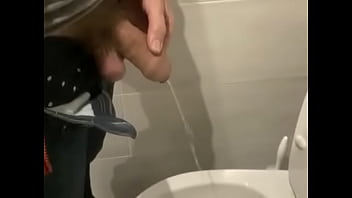 Preview 2 of Video Porno Turco - Nice uncut cock pissing close