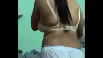 Preview 4 of Small Boy N Moms - देशी भाभी की जबरदस्त चुदाई