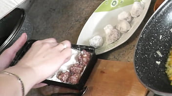 Preview 3 of Obedient - Naked MILF blonde sexy Frina continues cooking in hot kitchen without panties and bra. Hairy pussy. Big natural tits. Masturbates pussy and orgasm. Solo. Solo Milf. Handjob. Fingering. Pussy masturbation. No panties