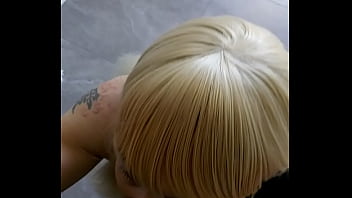 Preview 3 of Miri Saeki - Veio fazer entrega e pediu pra usar o banheiro mesmo assim pedi para mijar na minha boca!!! Neg&atilde_o n&atilde_o acreditou que amo engolir mijo!!!